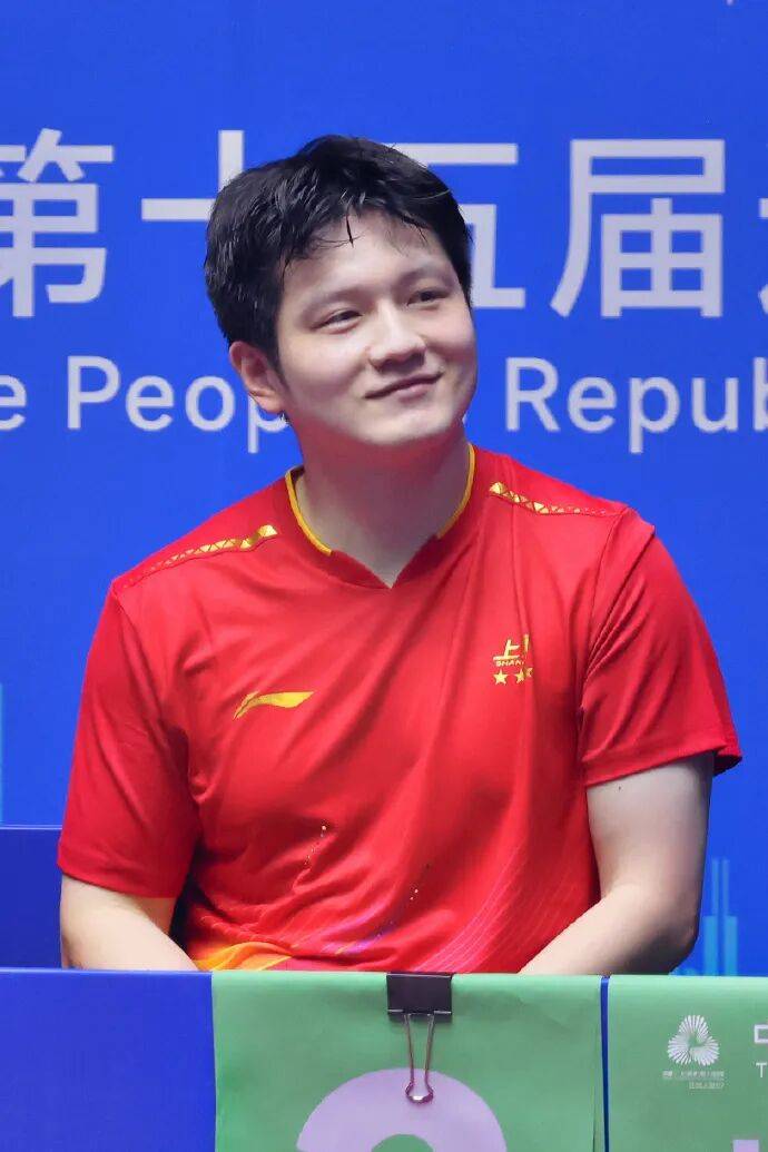 邓亚萍对樊振东赞不绝口！直言樊振东达到了一个新境界！WTT也来祝贺樊振东夺冠！