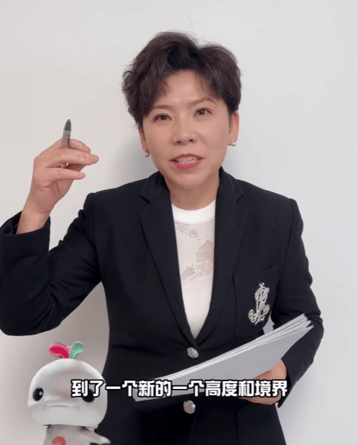 邓亚萍对樊振东赞不绝口！直言樊振东达到了一个新境界！WTT也来祝贺樊振东夺冠！